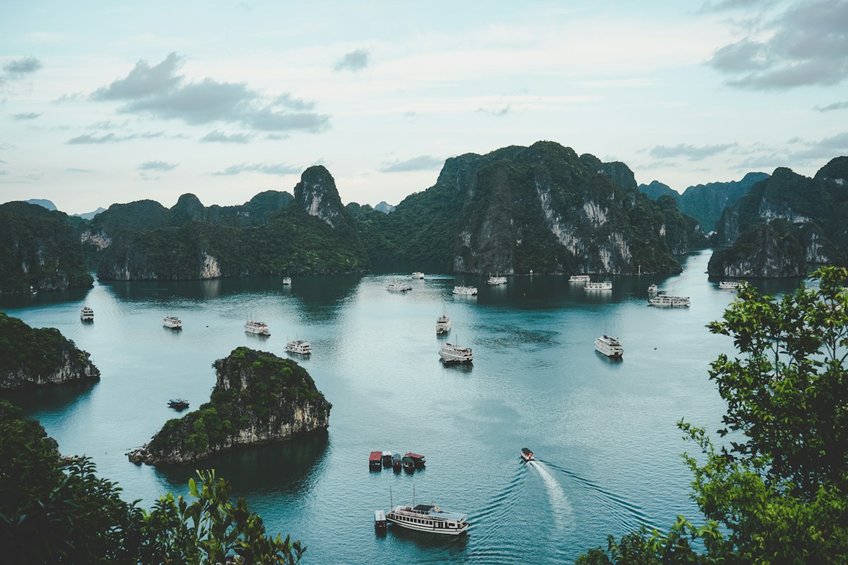 Vietnam — Au fil de la baie d’Ha Long